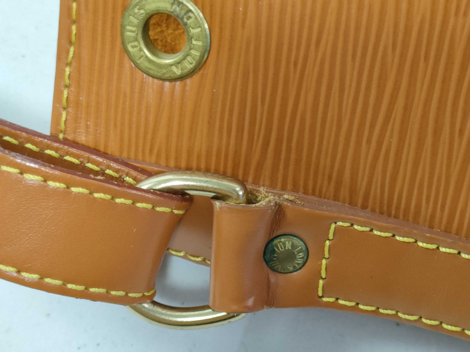 LOUIS VUITTON Epi LV Epi Noe Shoulder Bag