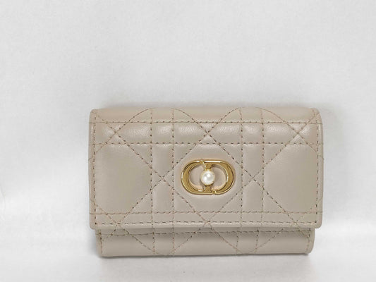 Dior Cannage Jolie Resin Pearl Lambskin Greasy Wallet, Beige. Includes: Box, Dust Bag, Wallet.