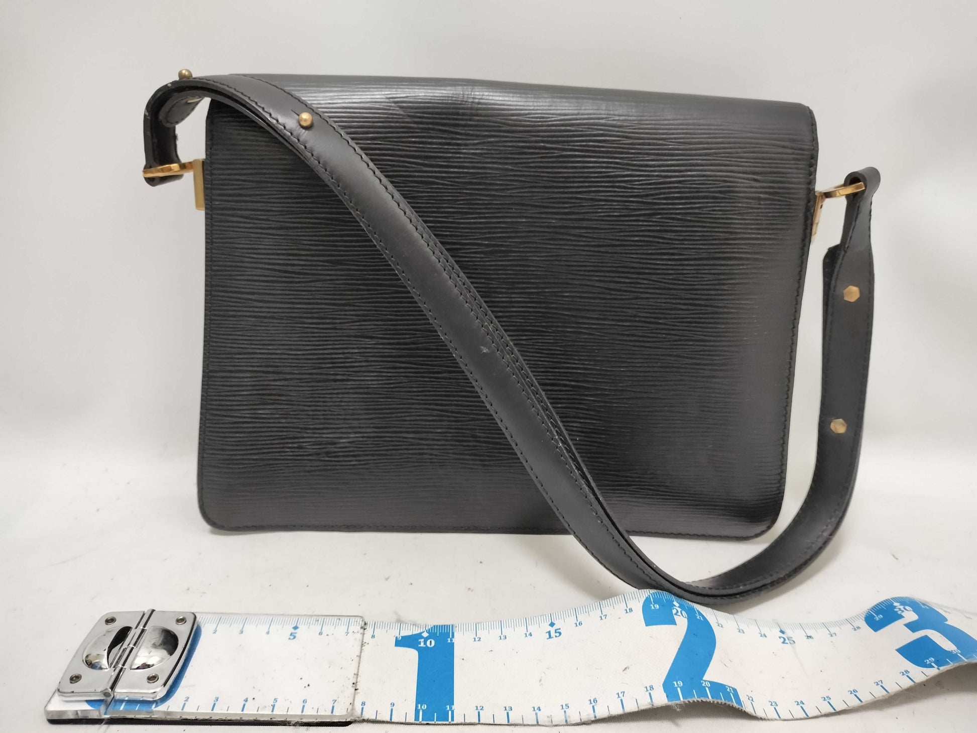 LOUIS VUITTON Epi Free Run Handbag M52414 VI0970 Handbag
