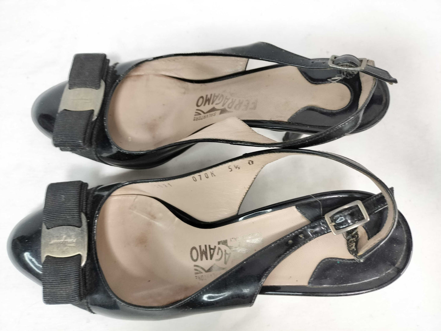 Salvatore Ferragamo Vara Ribbon Patent Leather Pumps in Black