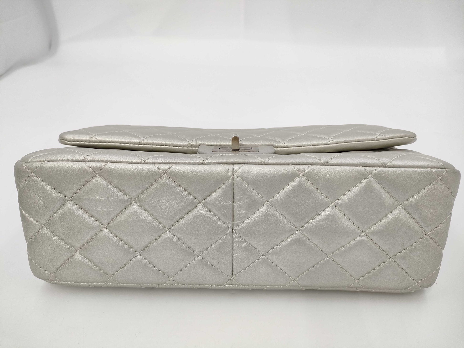 CHANEL Chain Shoulder Bag 2.55 Medium Matelasse Calfskin Metallic Silver Hardware A37586 12 Series Shoulder Bag