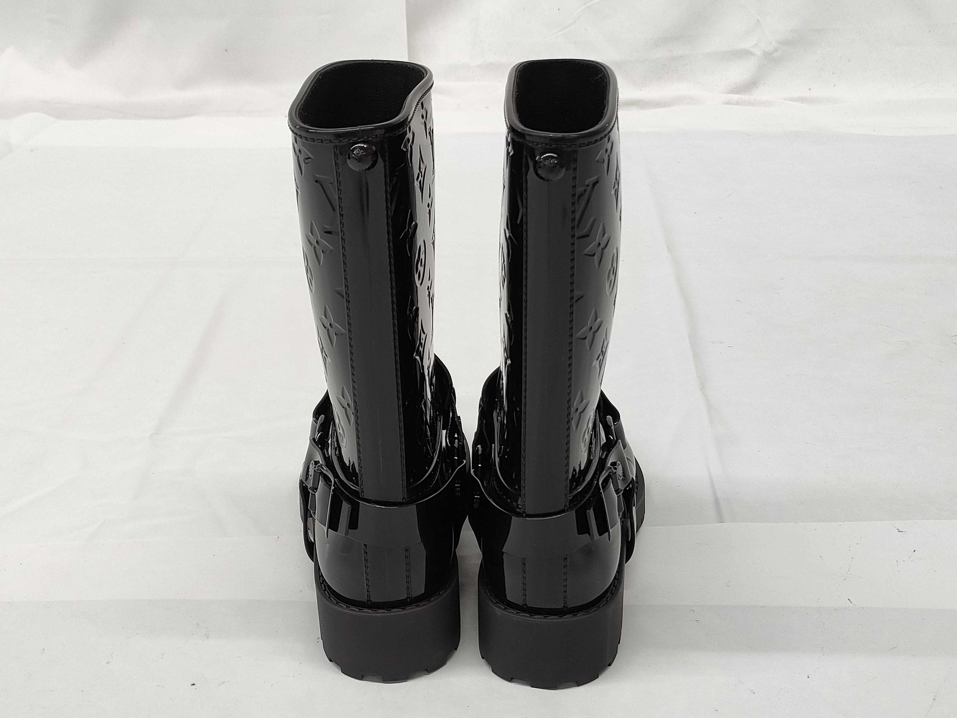 LOUIS VUITTON Drops Flat Half Rain Boots, Size 35