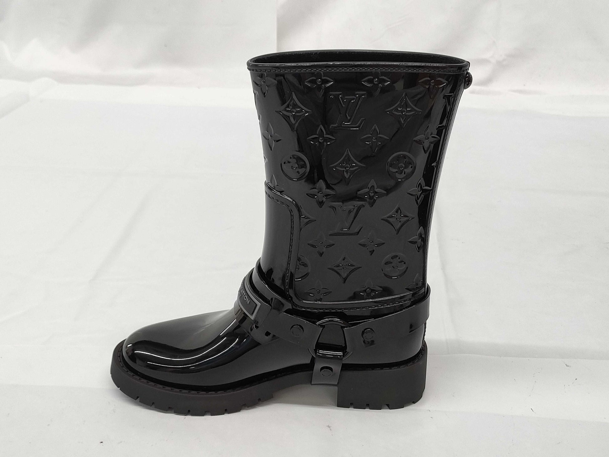LOUIS VUITTON Drops Flat Half Rain Boots, Size 35