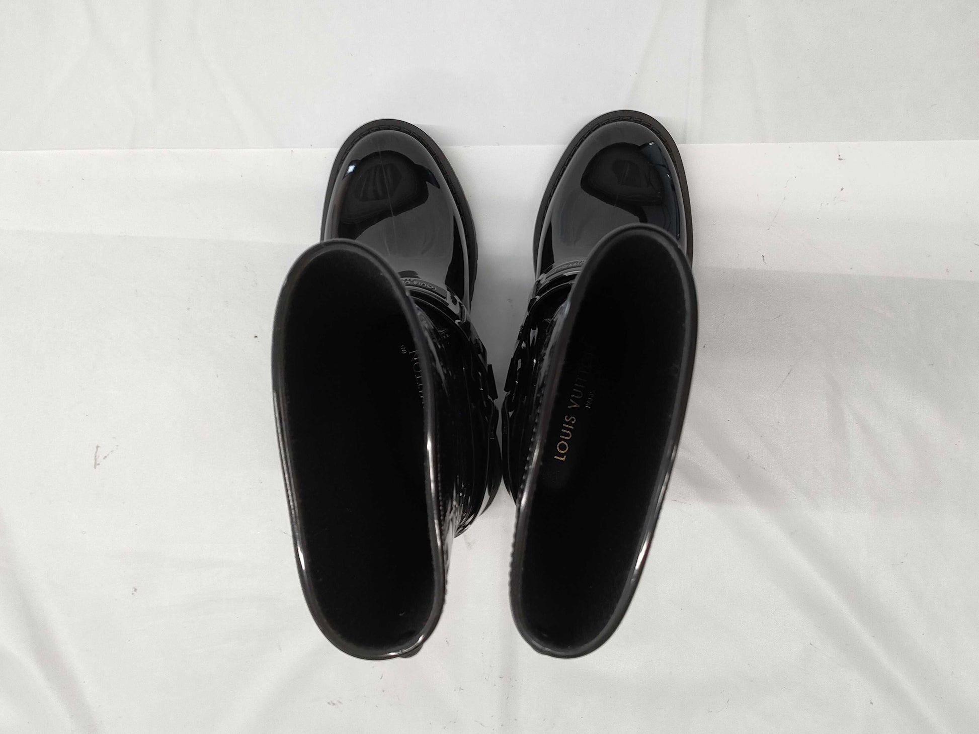 LOUIS VUITTON Drops Flat Half Rain Boots, Size 35