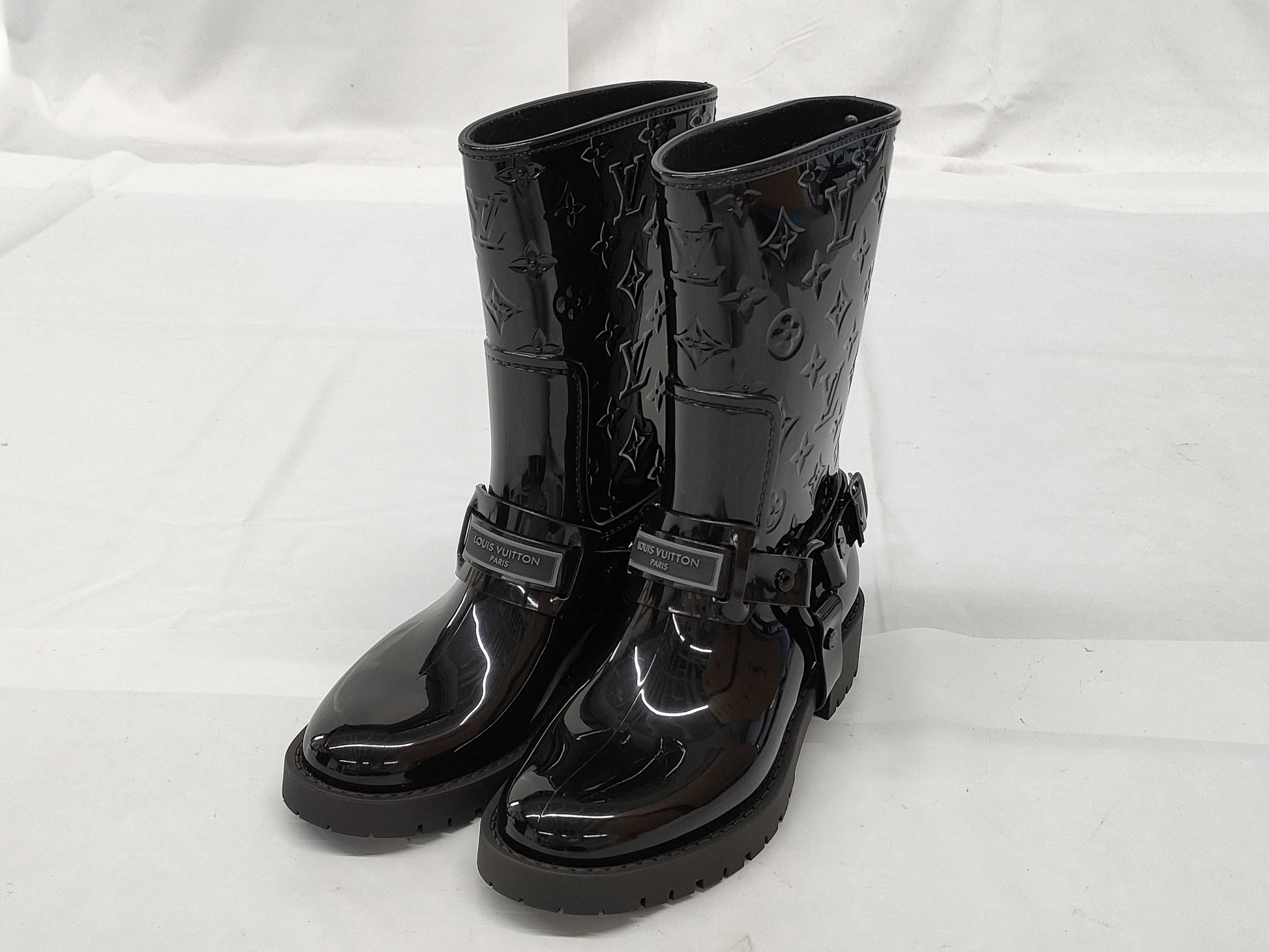 LOUIS VUITTON Drops Flat Half Rain Boots, Size 35