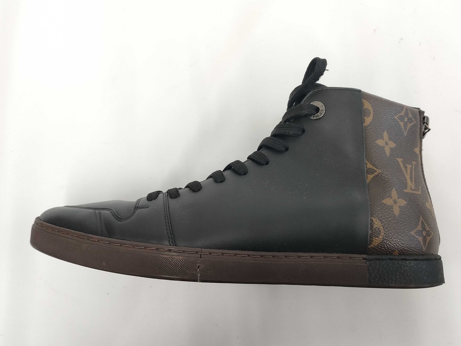 LOUIS VUITTON Louis Vuitton Line Monogram High-Top Sneakers Size 6.5 Sneakers
