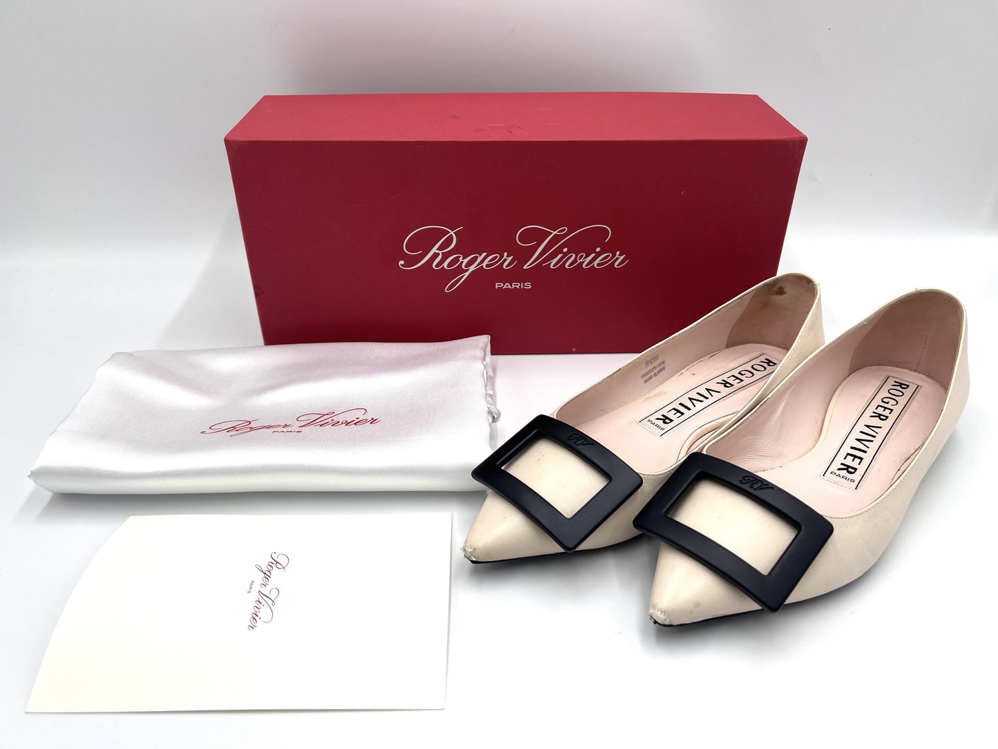Roger Vivier Leather Flats, Beige, Size 35 1/2, Pumps