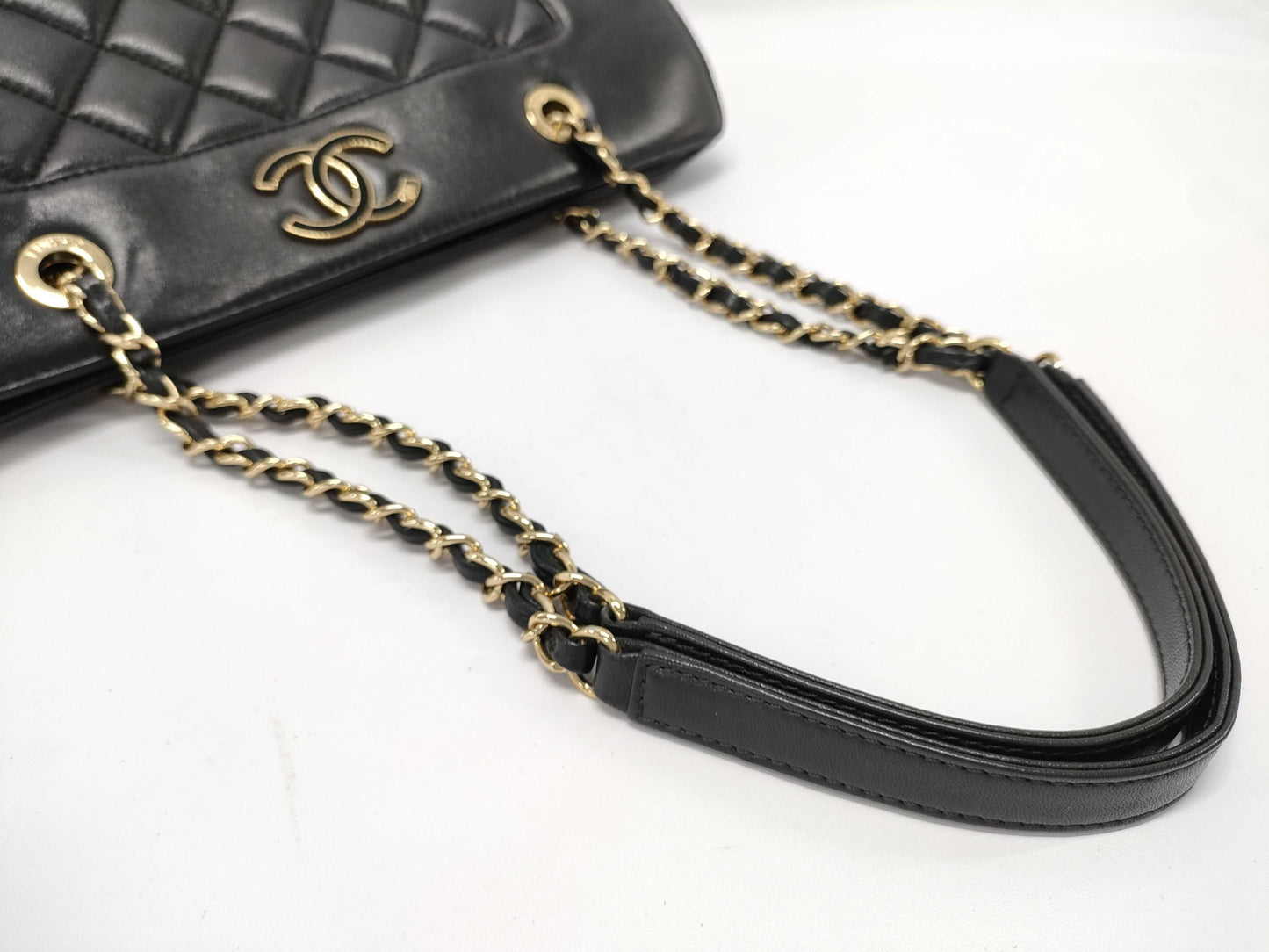CHANEL Matelasse Lambskin Chain Tote Bag, Black, G Hardware, 23107851