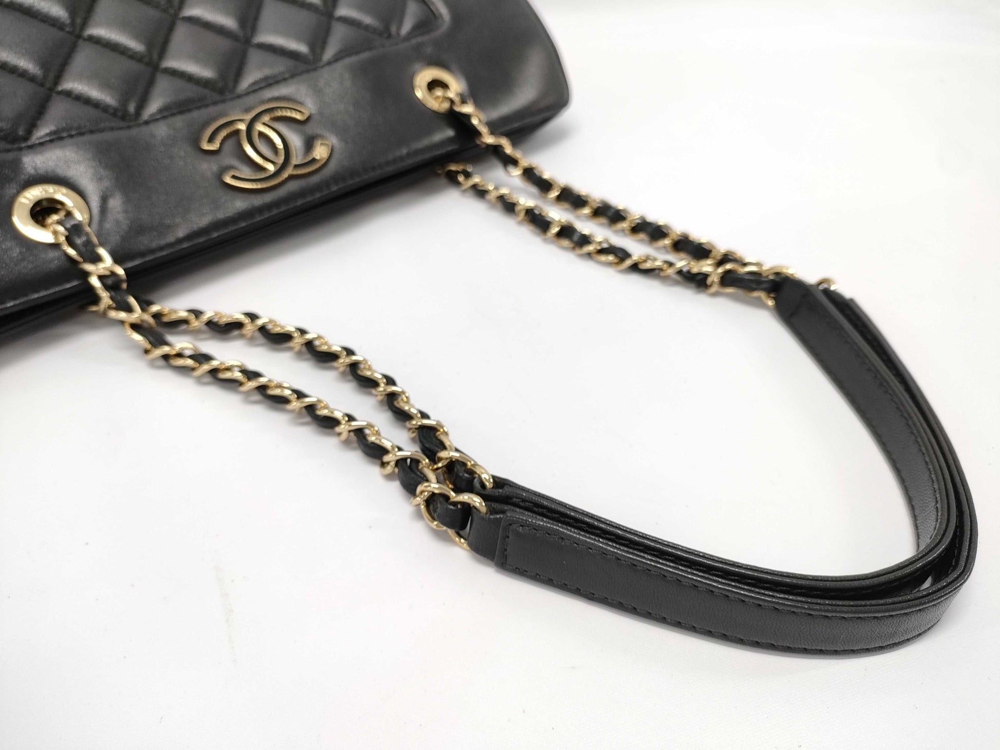 CHANEL Matelasse Lambskin Chain Tote Bag, Black, G Hardware, 23107851