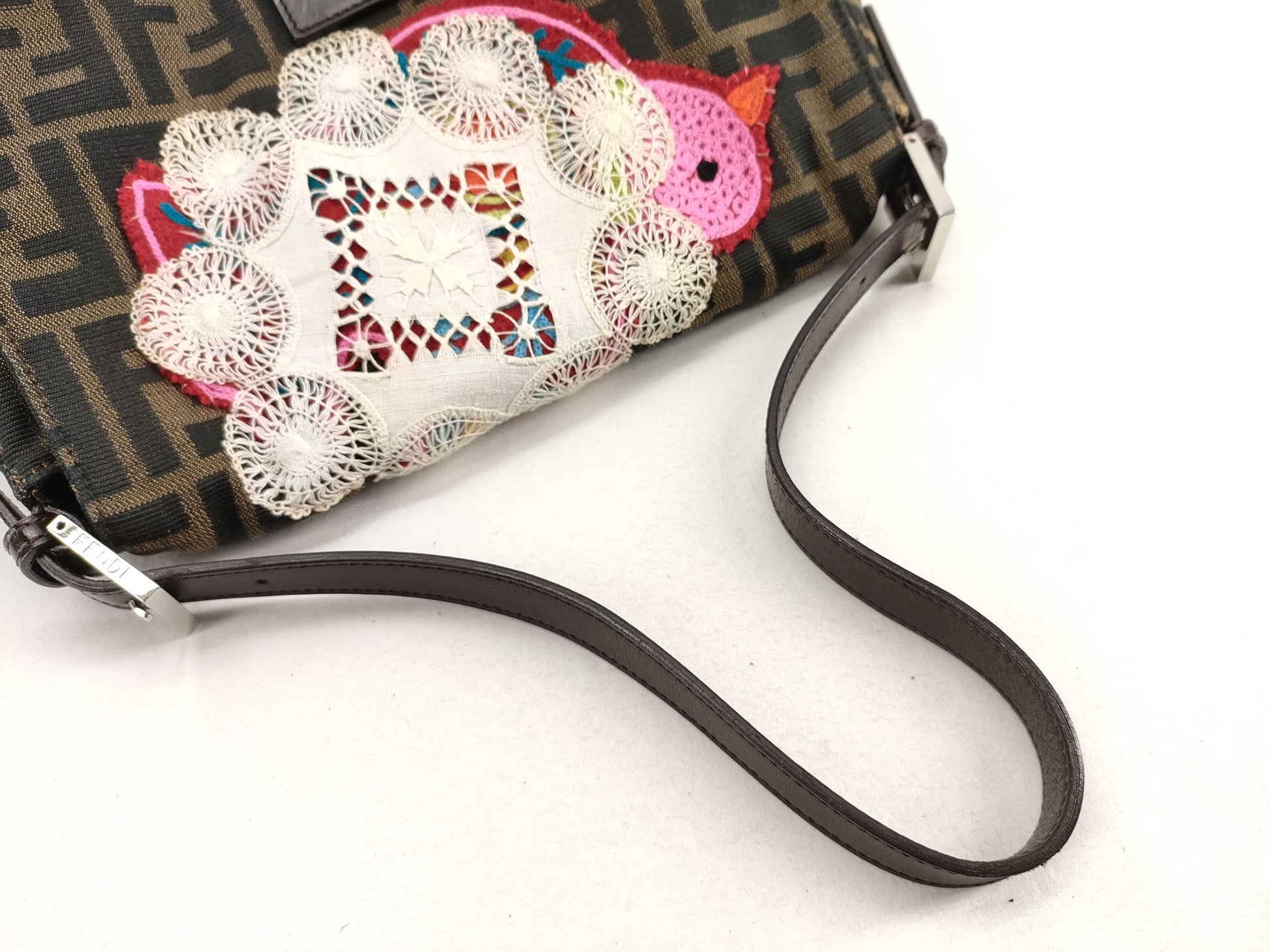 FENDI Zucca pattern Fendi Mamma Bucket embroidered handbag/shoulder bag