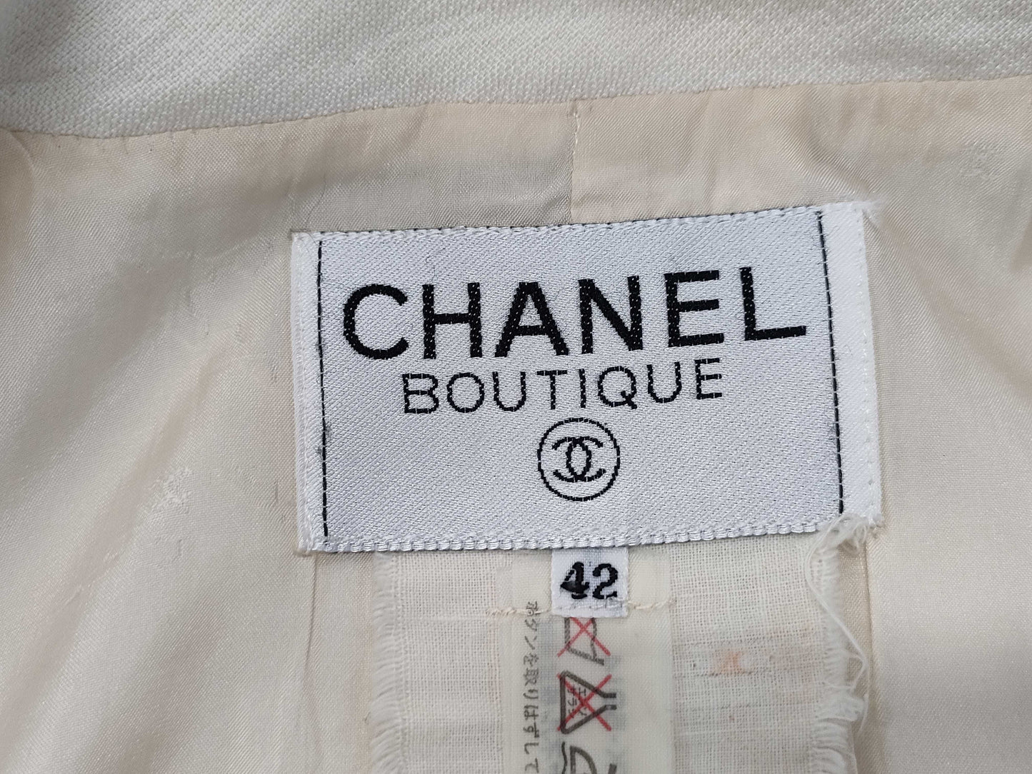 CHANEL VINTAGE Jacket Set, Size 42, White, Coco Mark Buttons, Other Apparel