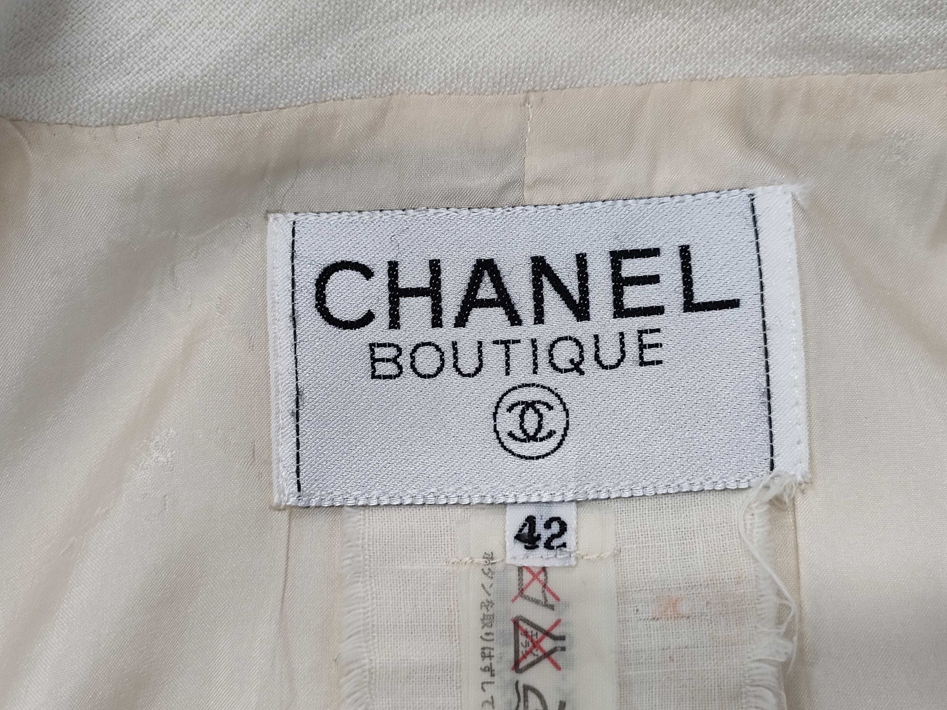 CHANEL VINTAGE Jacket Set, Size 42, White, Coco Mark Buttons, Other Apparel