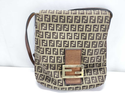 FENDI Zucchino Shoulder Bag in Mamma Bucket, Brown with Gold FF Hardware