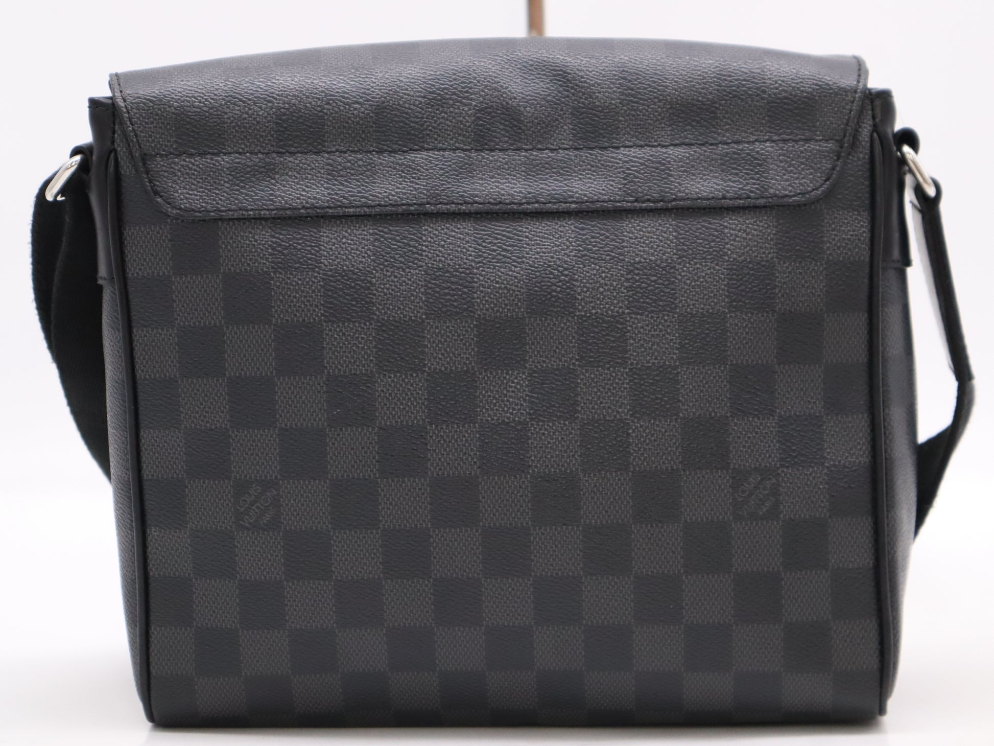 LOUIS VUITTON N41054 Graphite District PM NM Shoulder Bag/Messenger Bag with LV League Travel Sticker