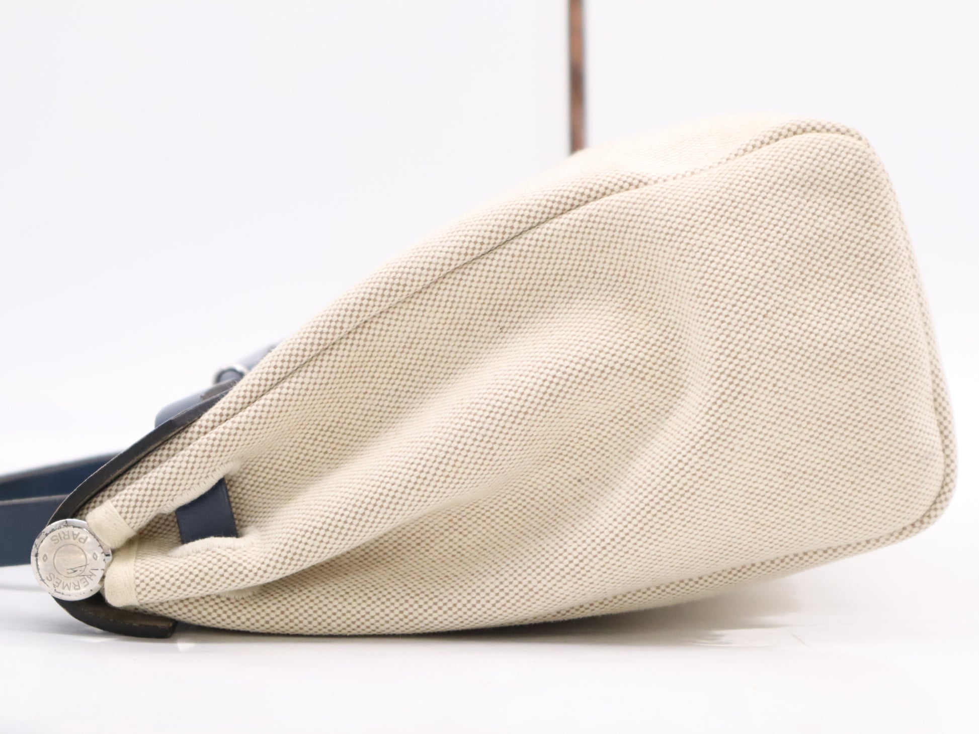 HERMES Leather Air Bag PM Shoulder Bag with Shoulder Strap, Padlock, 2 Keys, Cloche, and Dust Bag. Navy and White.