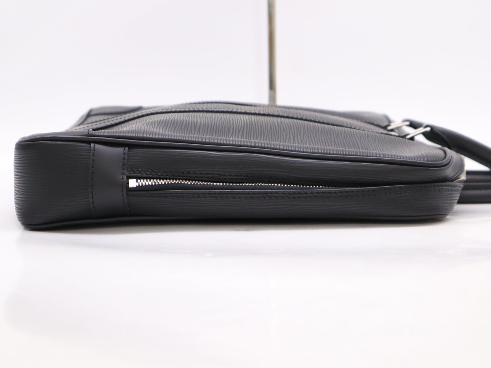 LOUIS VUITTON M54472 Epiporte Document Voyage Noir Business Bag