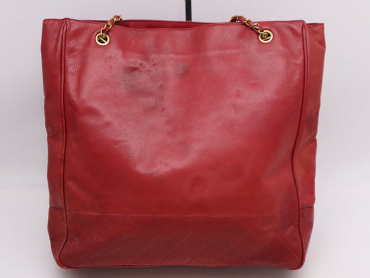 CHANEL Lambskin Matelasse Chain Bag with GD Hardware and Red Seal 0553792 Tote Bag