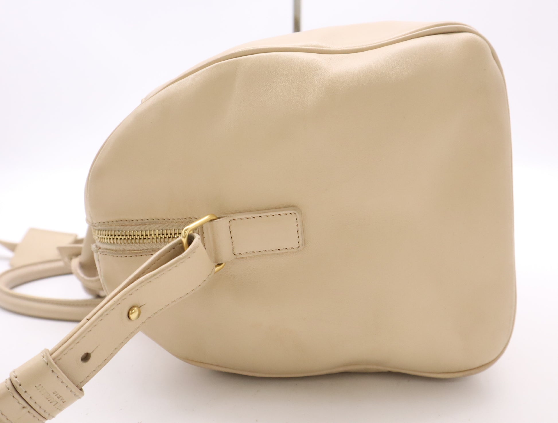 SAINT LAURENT Leather Classic Duffle 6 2-way Handbag/Shoulder Bag in Beige with GD Hardware and Clochet closure