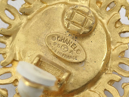 CHANEL Pearl Earrings 