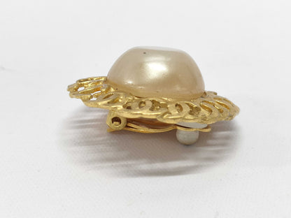 CHANEL Pearl Earrings 