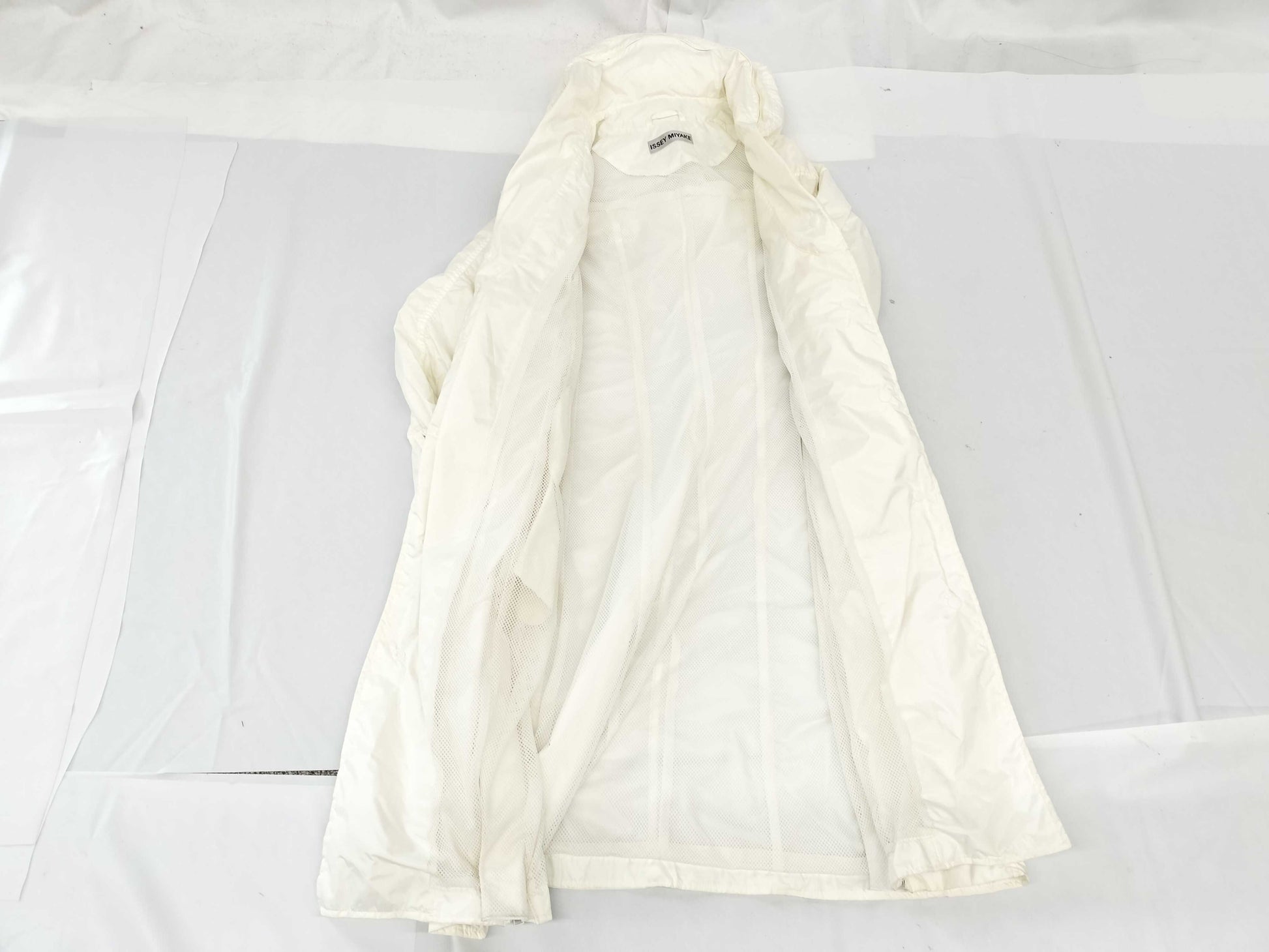 ISSEY MIYAKE 2002SS Parachute Coat Hooded White Size 2 Coat