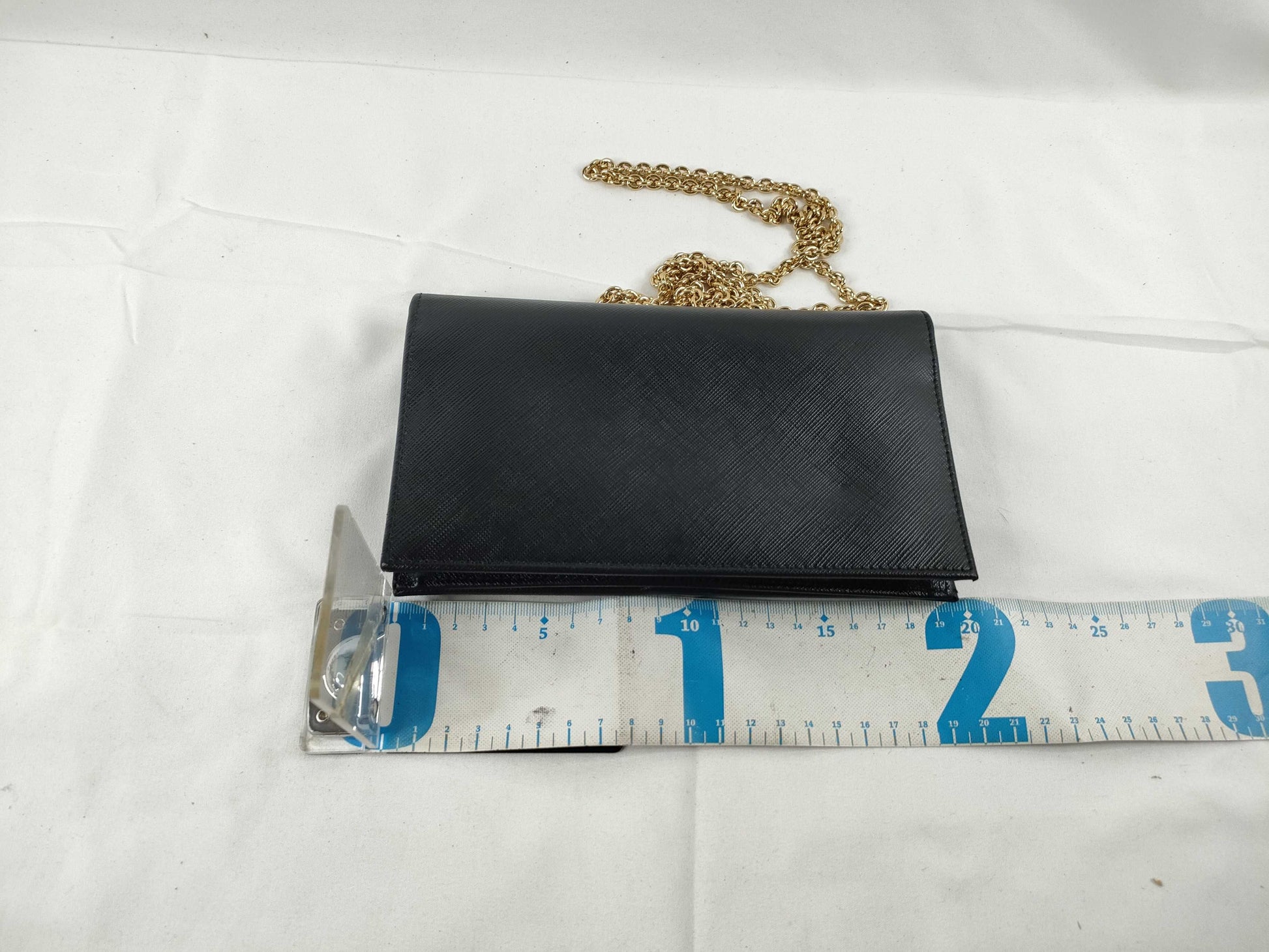 Salvatore Ferragamo Vara Chain Shoulder Bag in Black