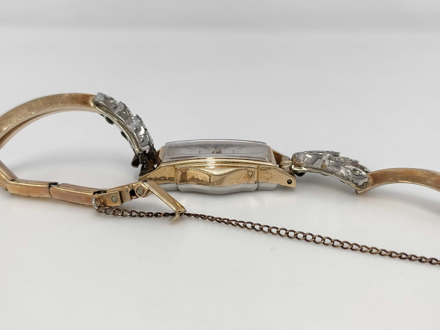 Hebreuss Hand-Wound Women's Watch