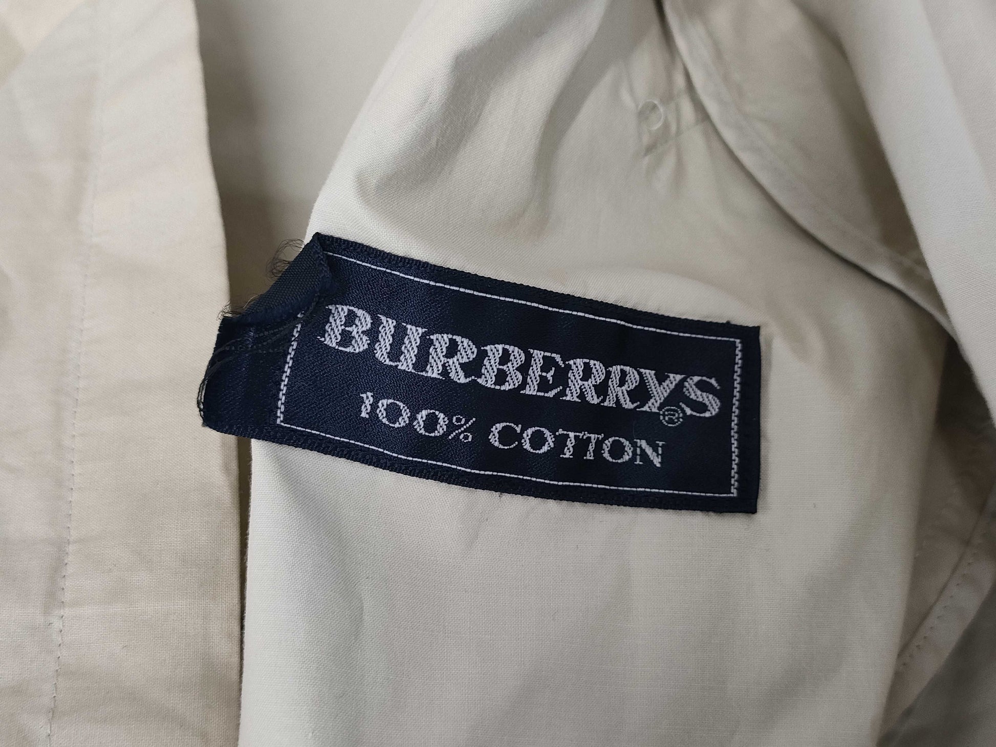 Burberry Trench Coat Size 9AR C-TK83 Coat