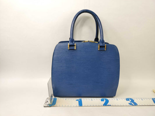 LOUIS VUITTON Epi Pont Neuf Handbag