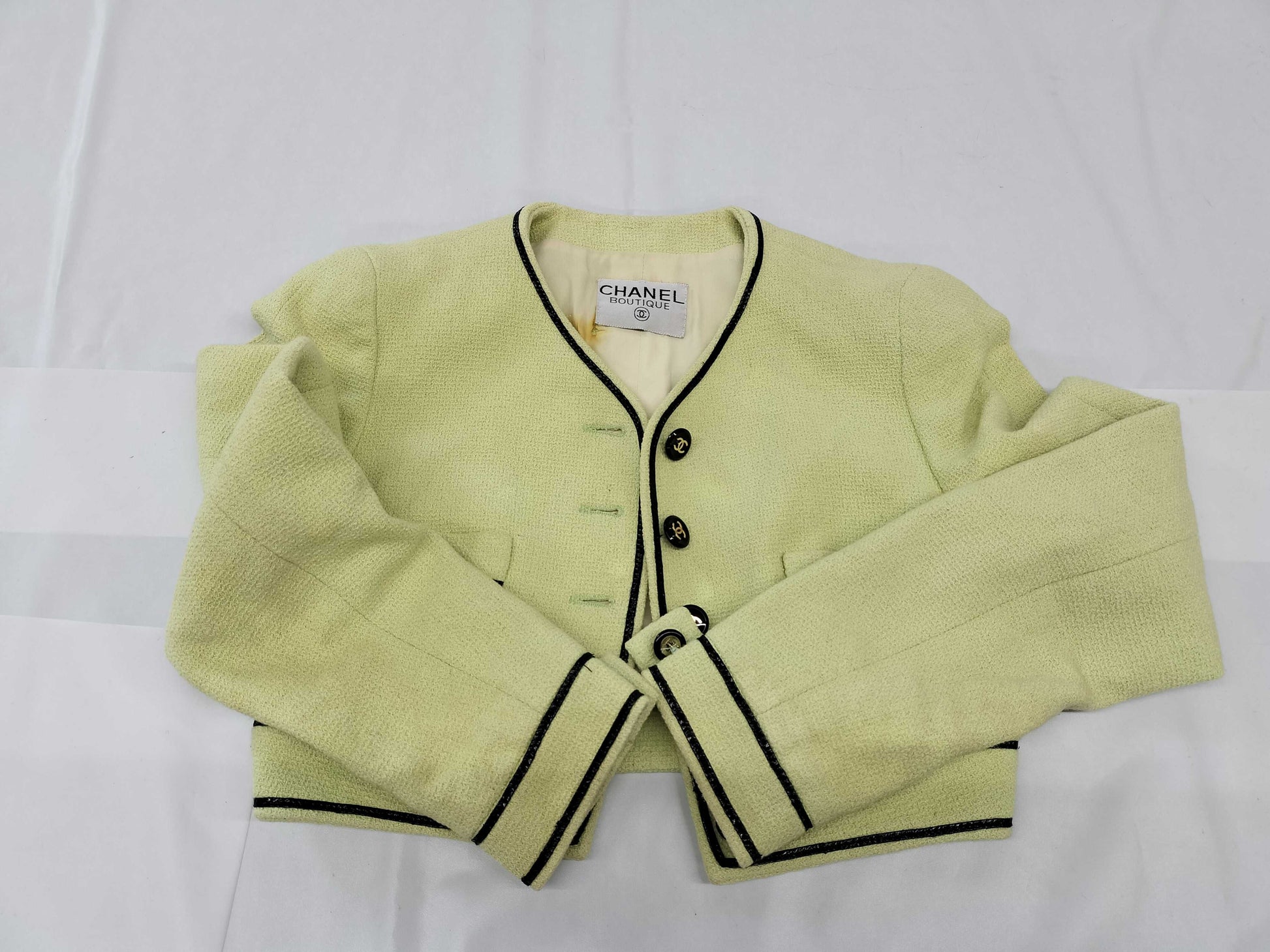 CHANEL Cropped Tweed Jacket
