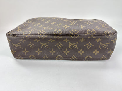 LOUIS VUITTON Truss Toilette 28 Pouch