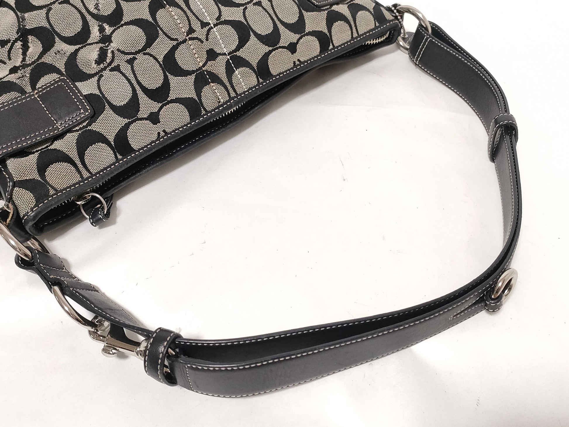 COACH Signature One-Shoulder Bag Shoulder Bag