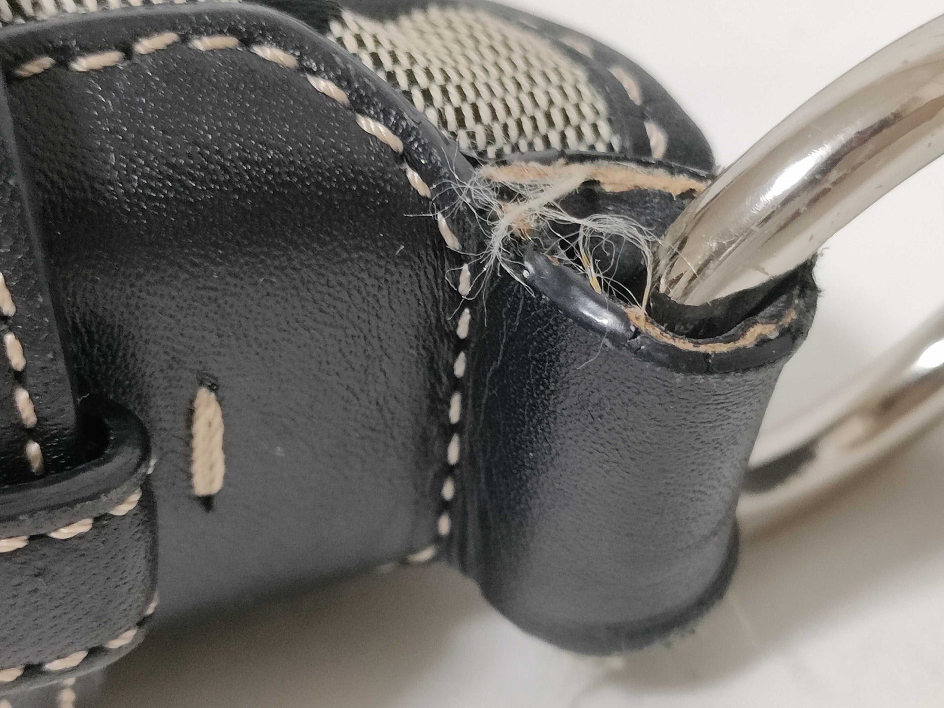 COACH Signature One-Shoulder Bag Shoulder Bag