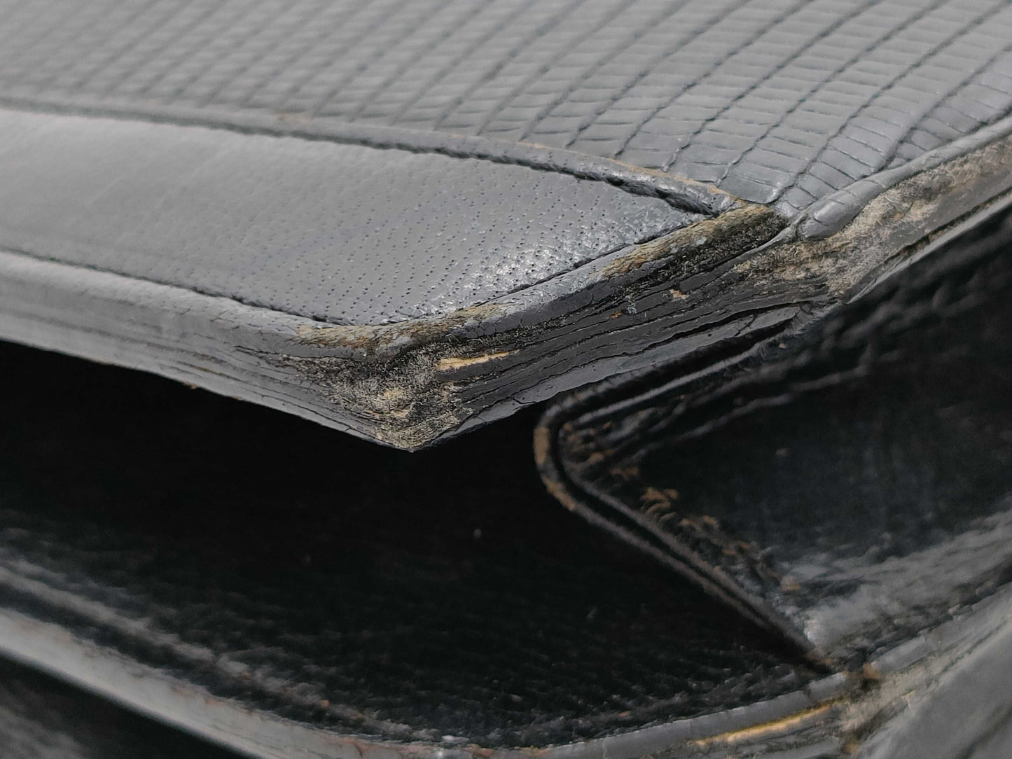 Yves Saint Laurent Yves Saint Laurent Lizard Shoulder Bag Shoulder Bag