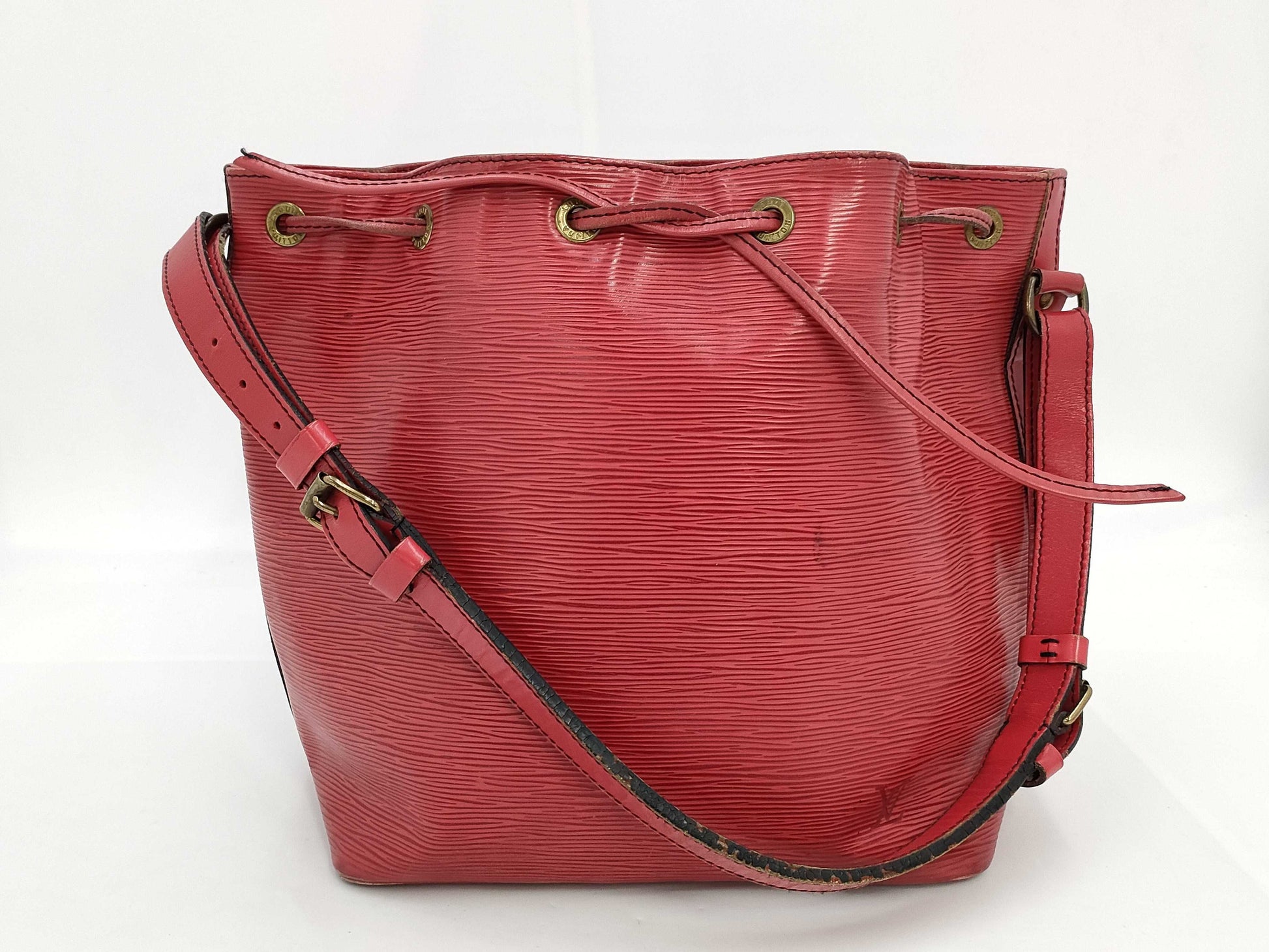 LOUIS VUITTON Epi Noe Shoulder Bag