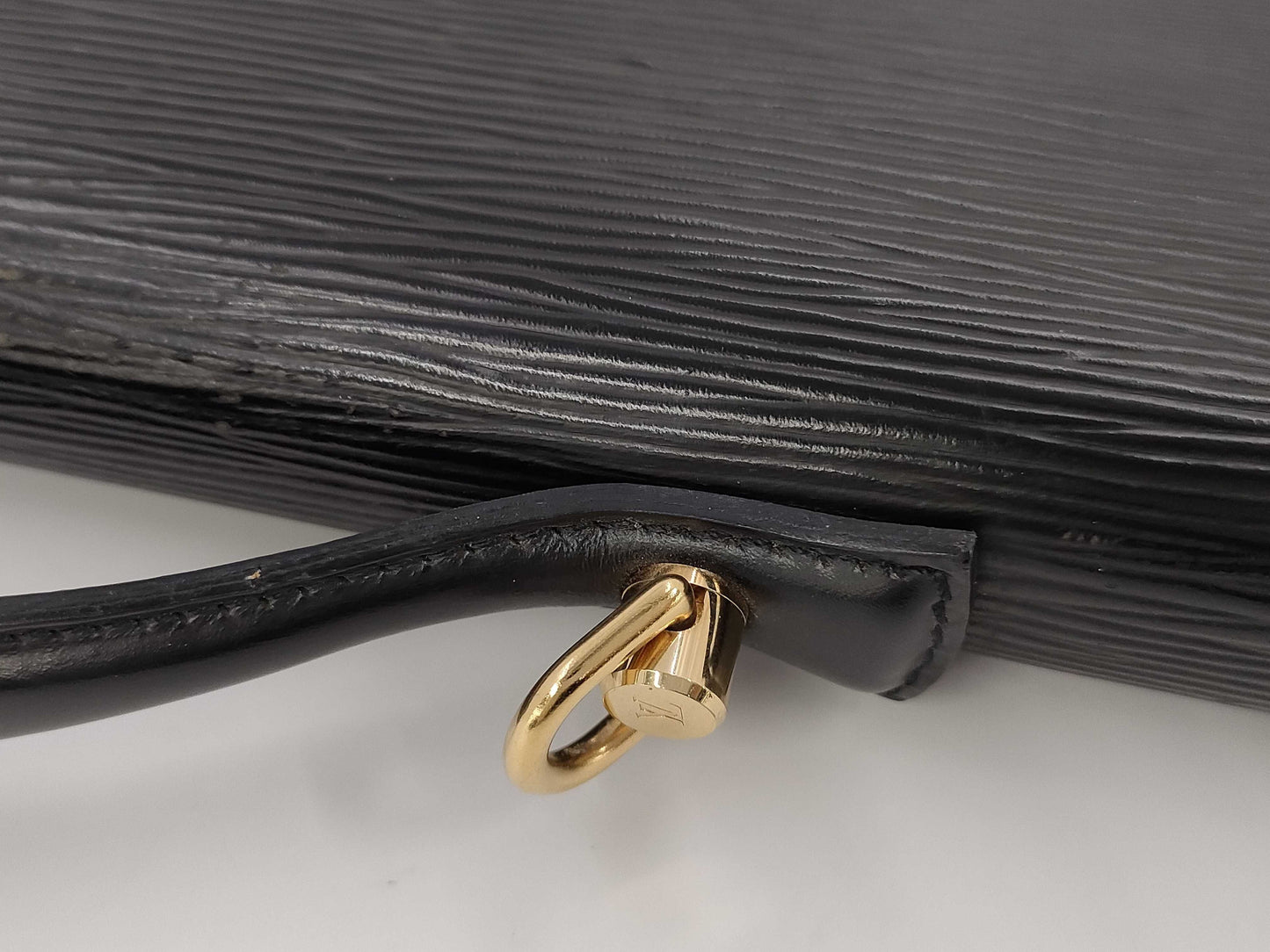 LOUIS VUITTON Epi Business Bag