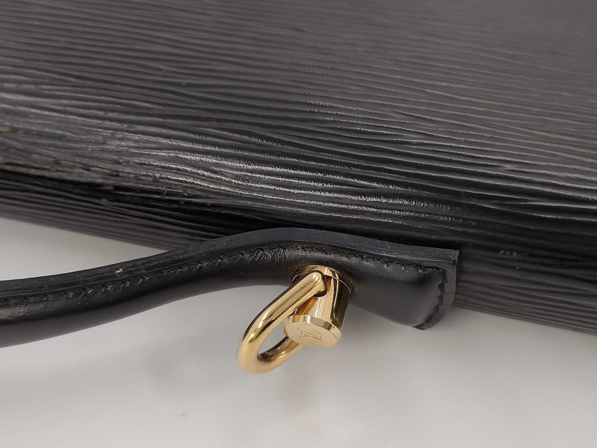 LOUIS VUITTON Epi Business Bag