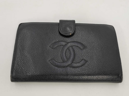 CHANEL Caviar Skin Wallet