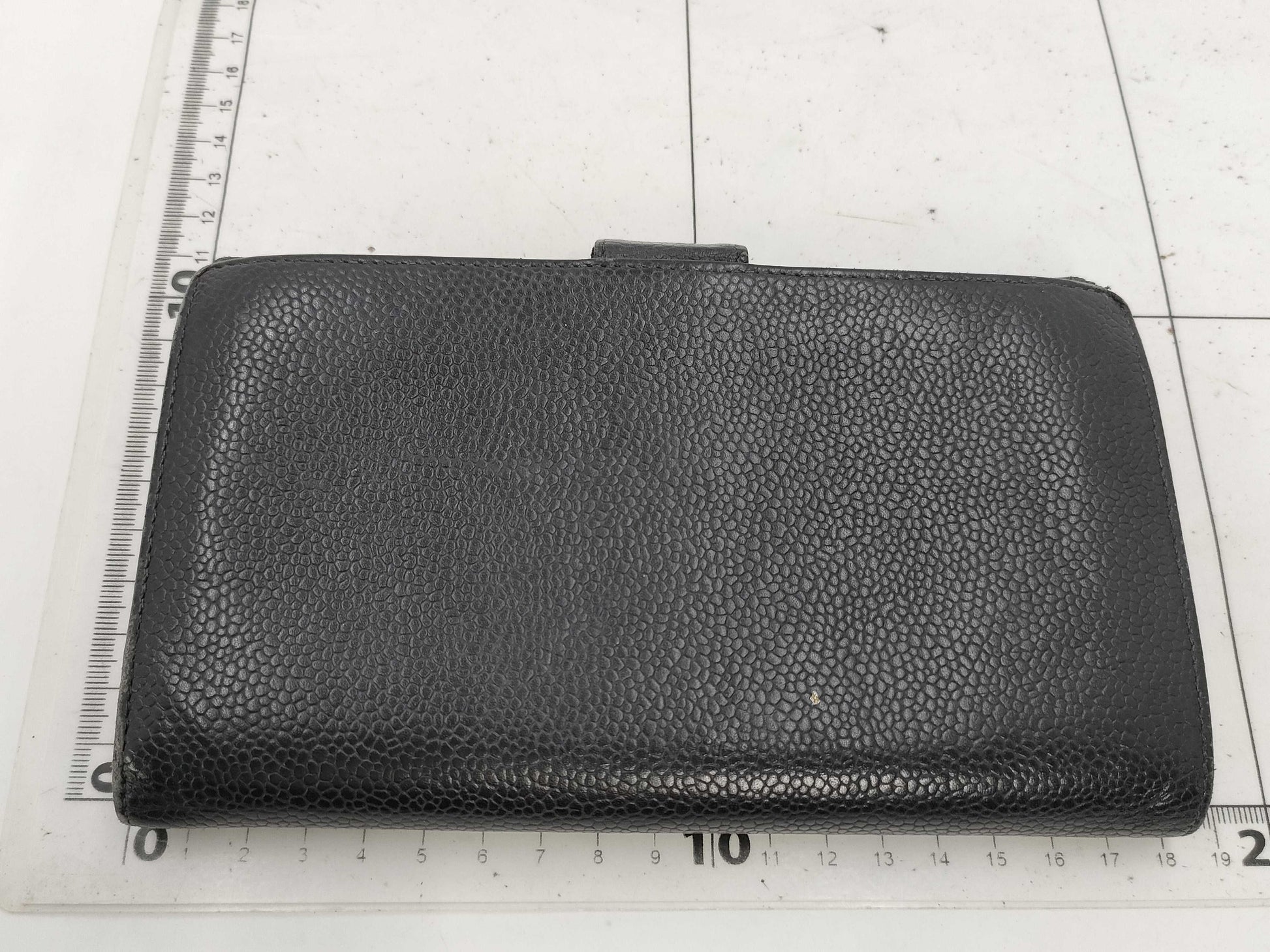 CHANEL Caviar Skin Wallet
