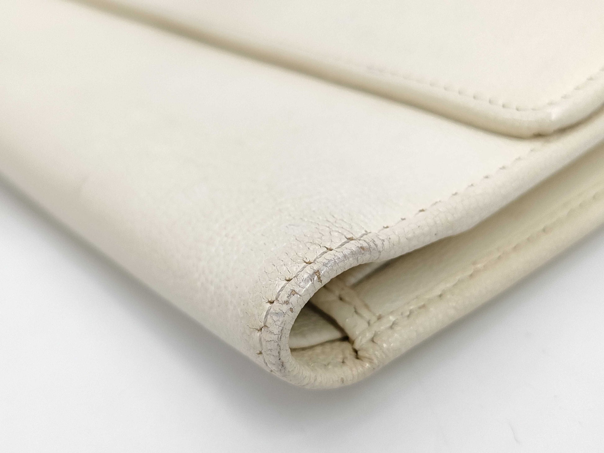 CHANEL Coco Button Wallet