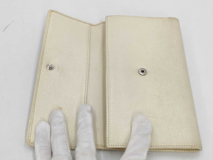 CHANEL Coco Button Wallet