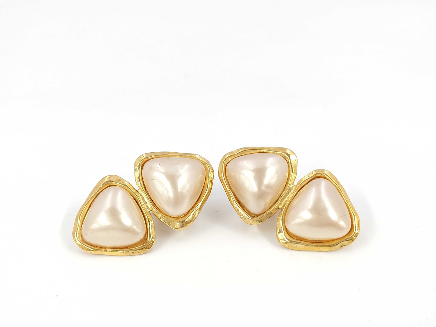 CHANEL 93P Triangle Pearl Earrings