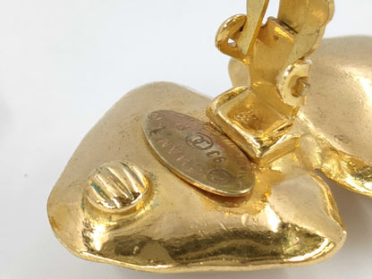 CHANEL 93P Triangle Pearl Earrings