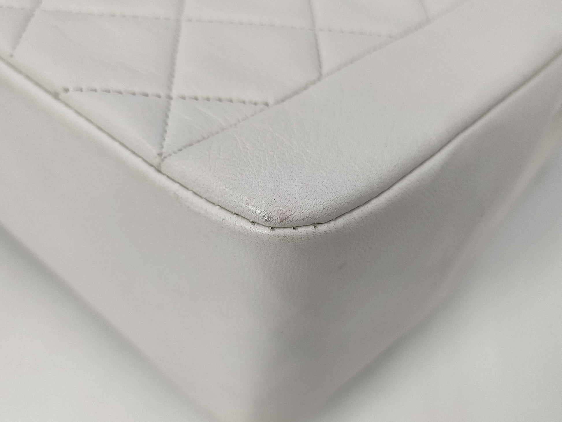 CHANEL Matelasse 25 Lambskin Shoulder Bag with G Hardware, White, 1810657