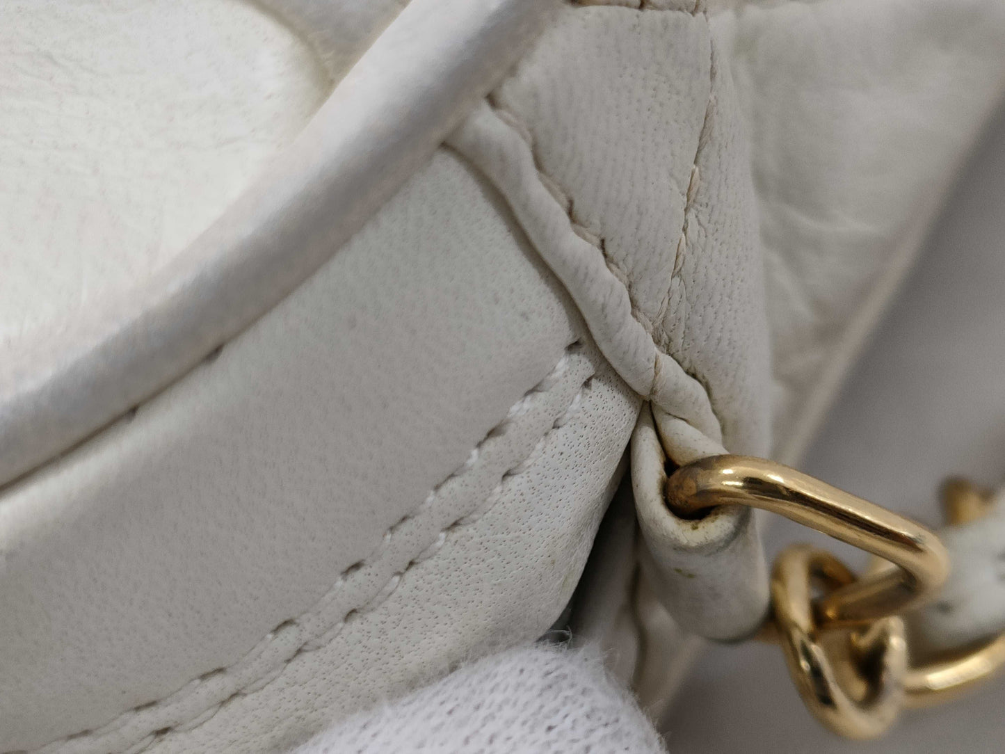 CHANEL Matelasse Shoulder Bag White Shoulder Bag