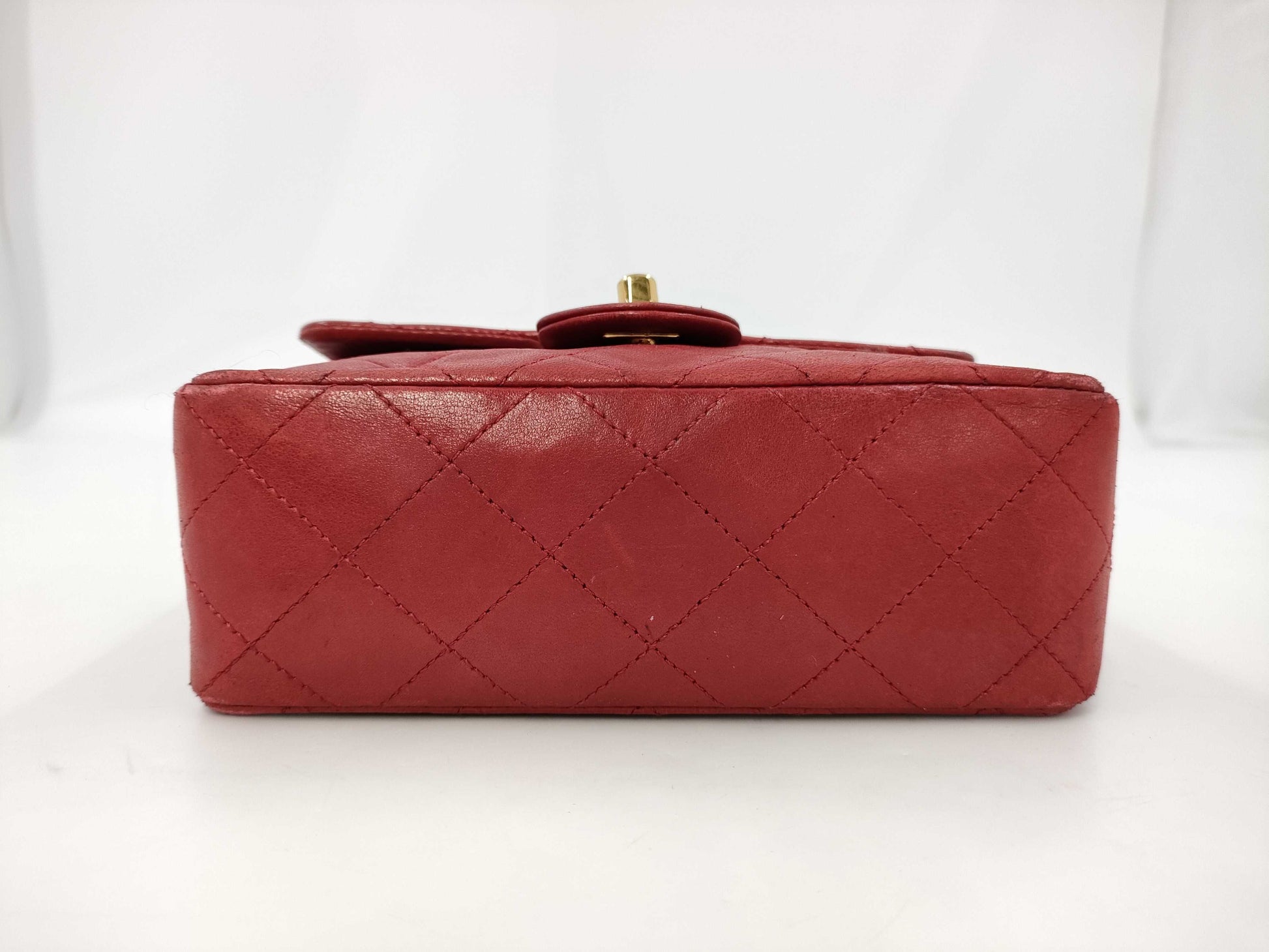 CHANEL Matelasse Shoulder Bag Red Shoulder Bag