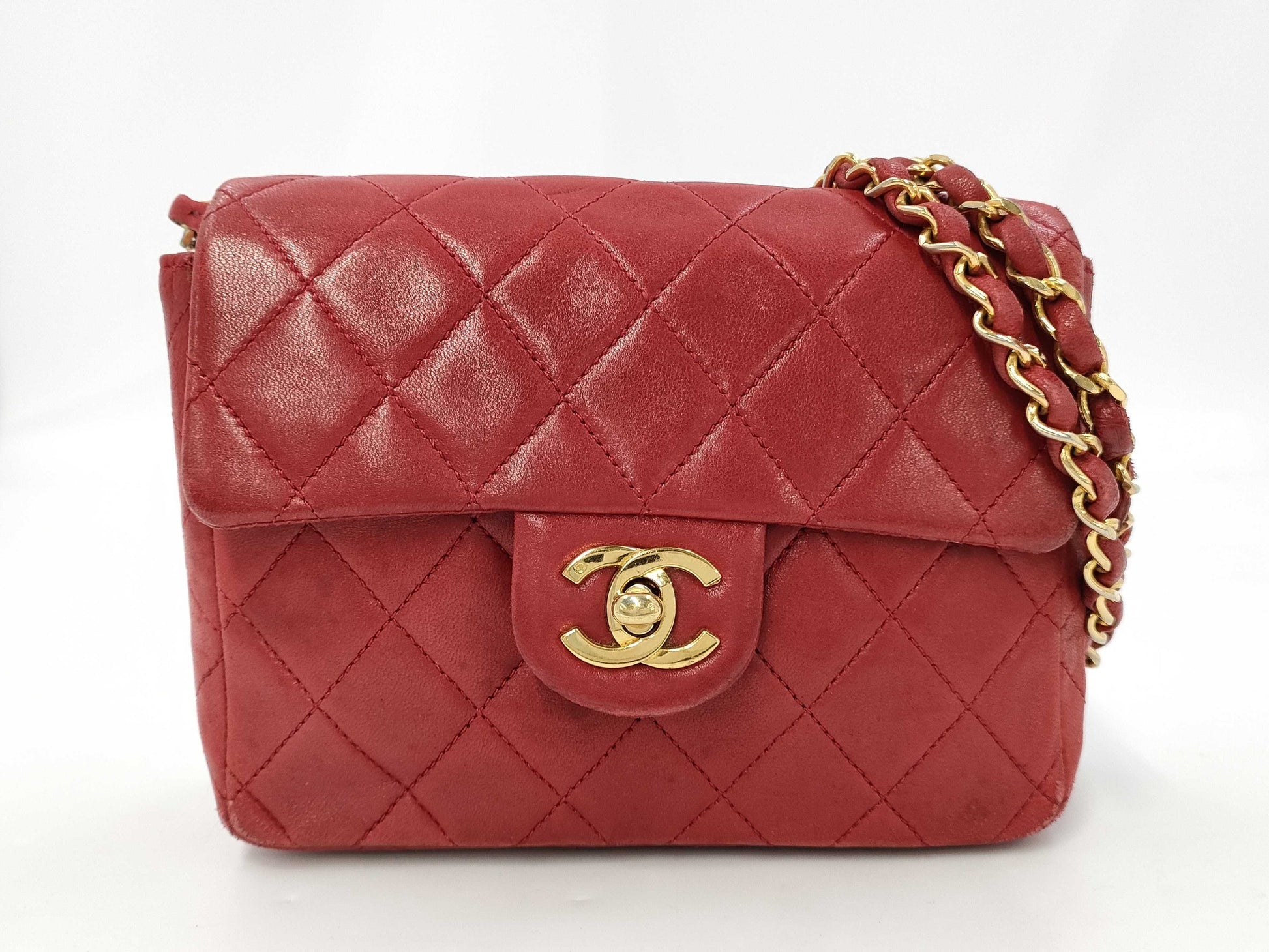 CHANEL Matelasse Shoulder Bag Red Shoulder Bag