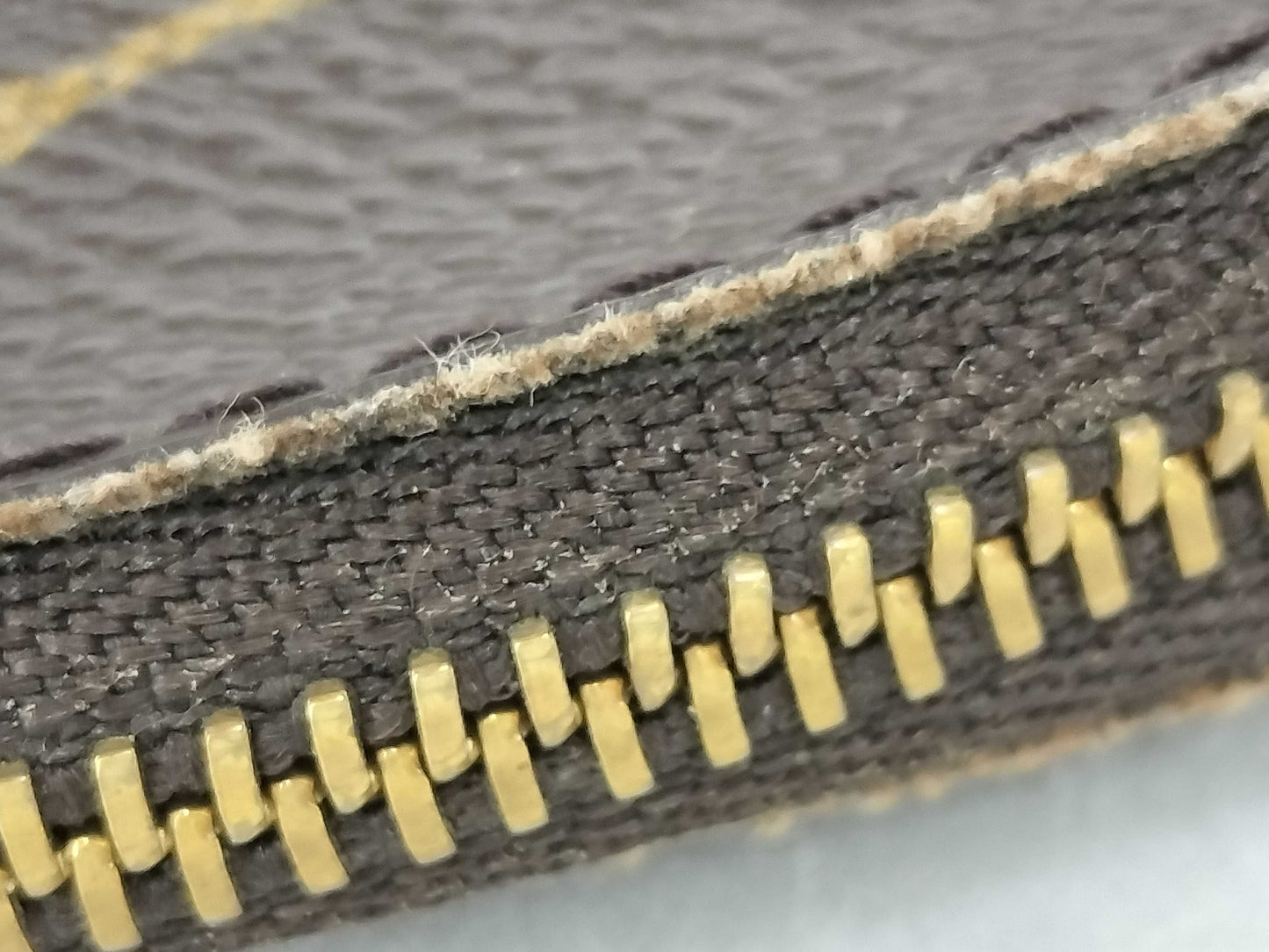 LOUIS VUITTON Monogram Louis Vuitton Monogram Pouch Pouch