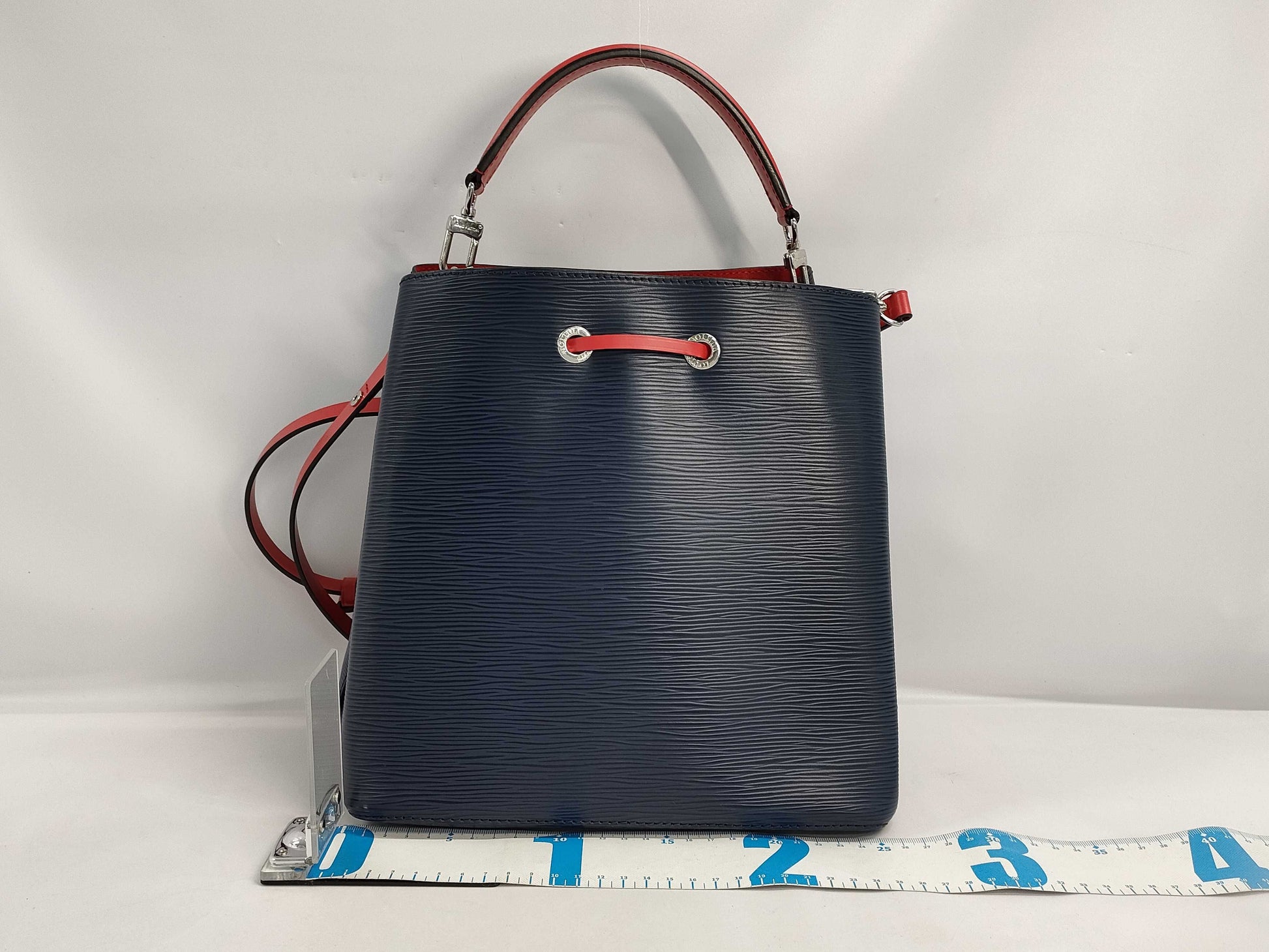 LOUIS VUITTON NeoNoe Handbag Shoulder Bag