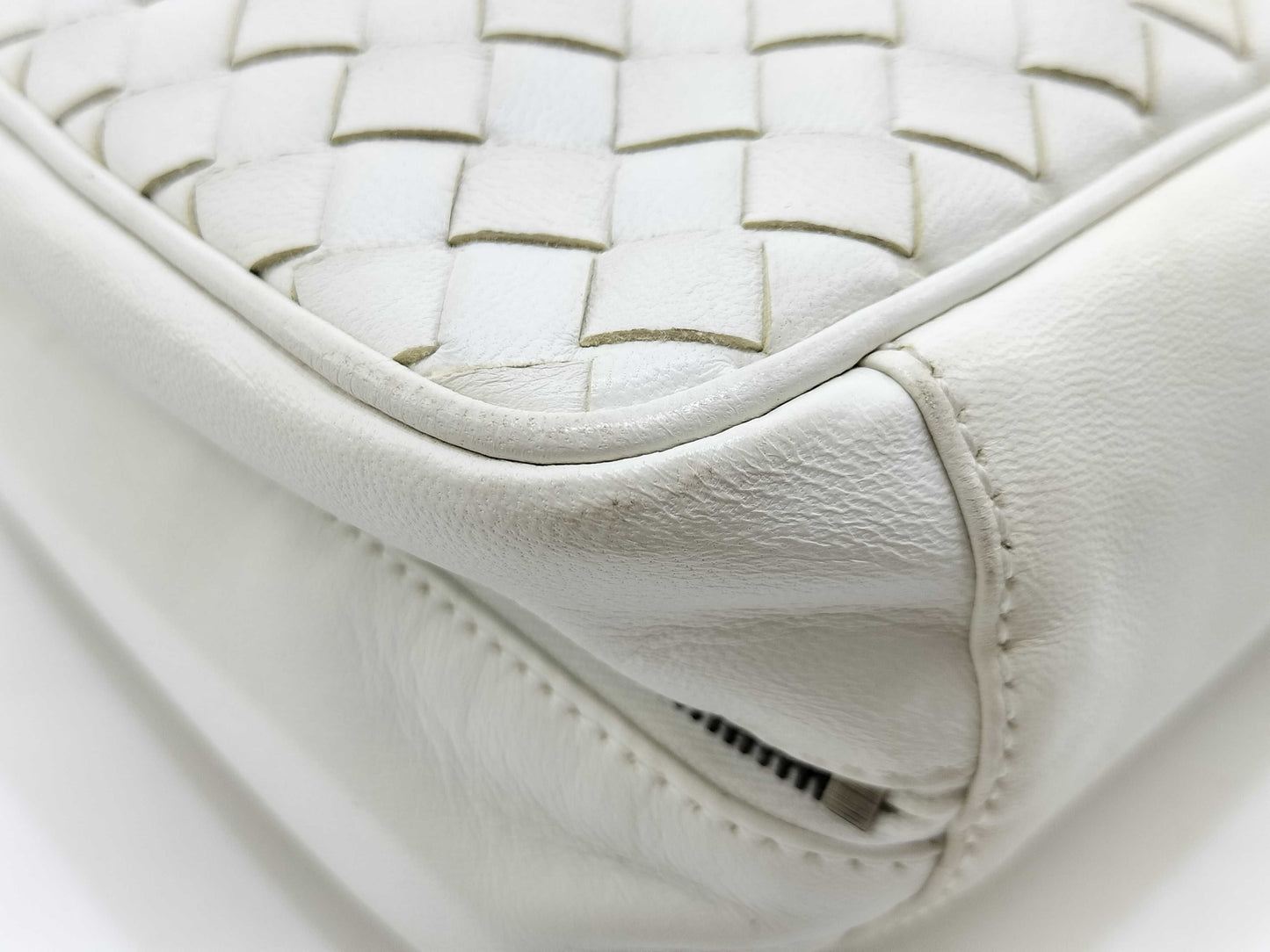 BOTTEGA VENETA Intrecciato Leather Handbag Vanity Bag